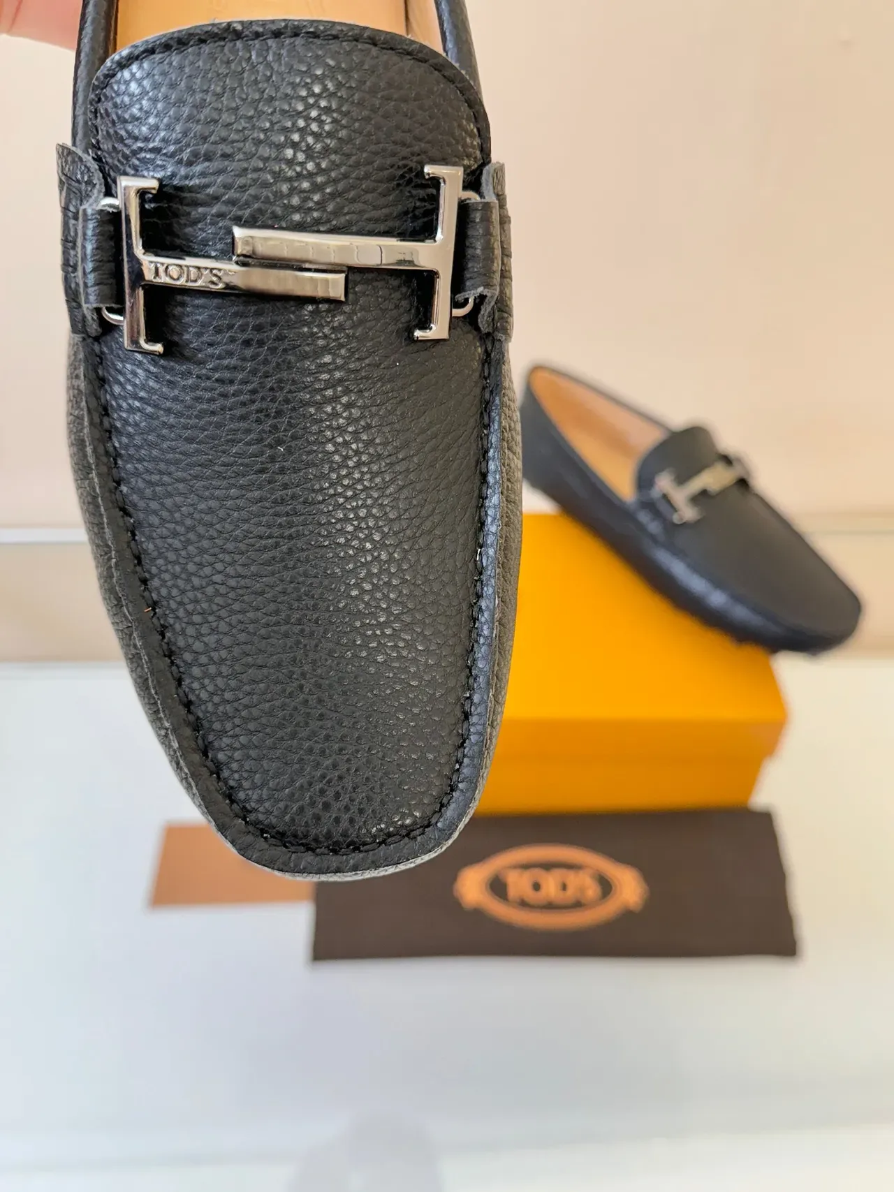 Tod's Gommino Loafer Noir Cuir Pebbled H-Buckle 3