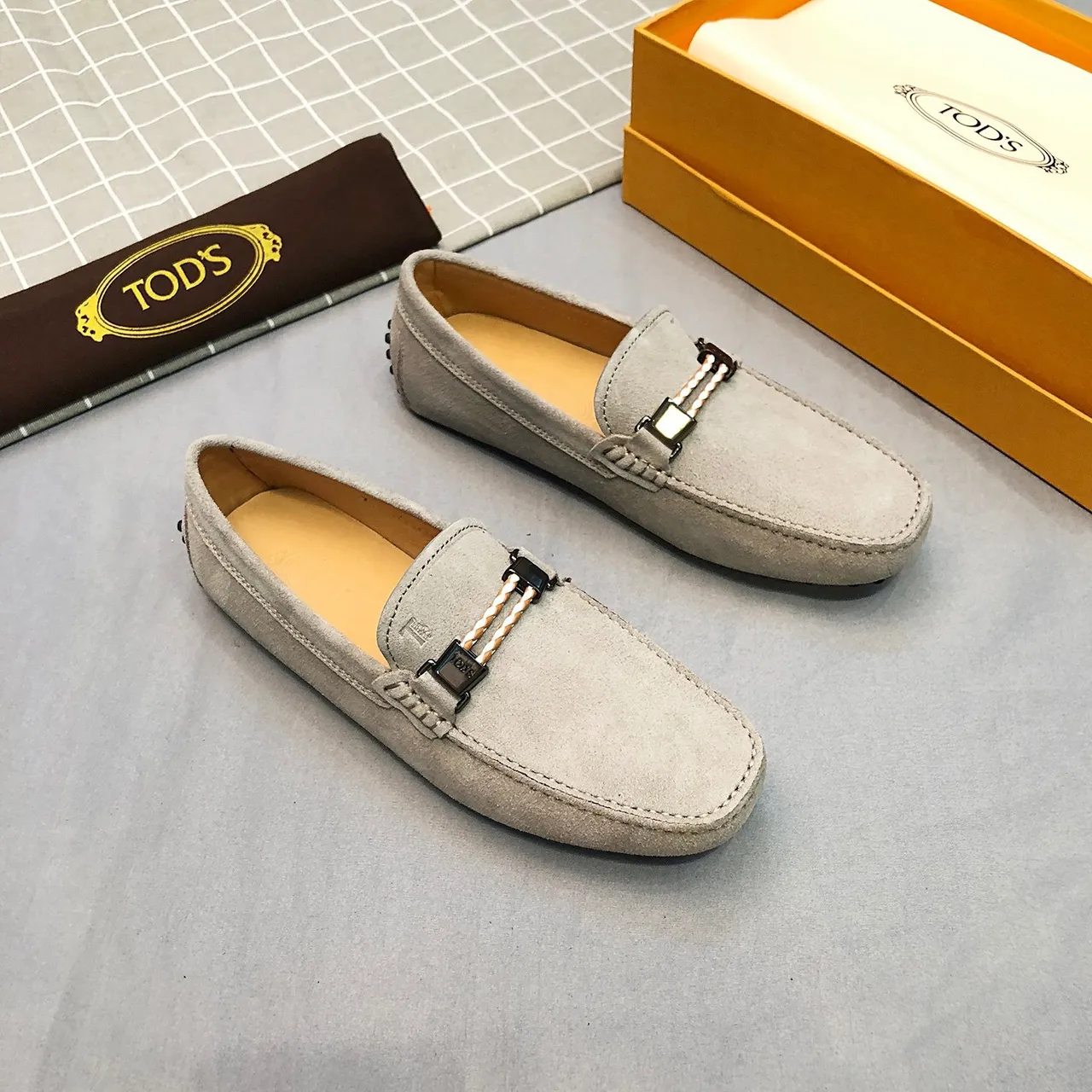 Tod's Horsebit Loafer حذاء لوافر سويد رمادي فاتح للرجال 4