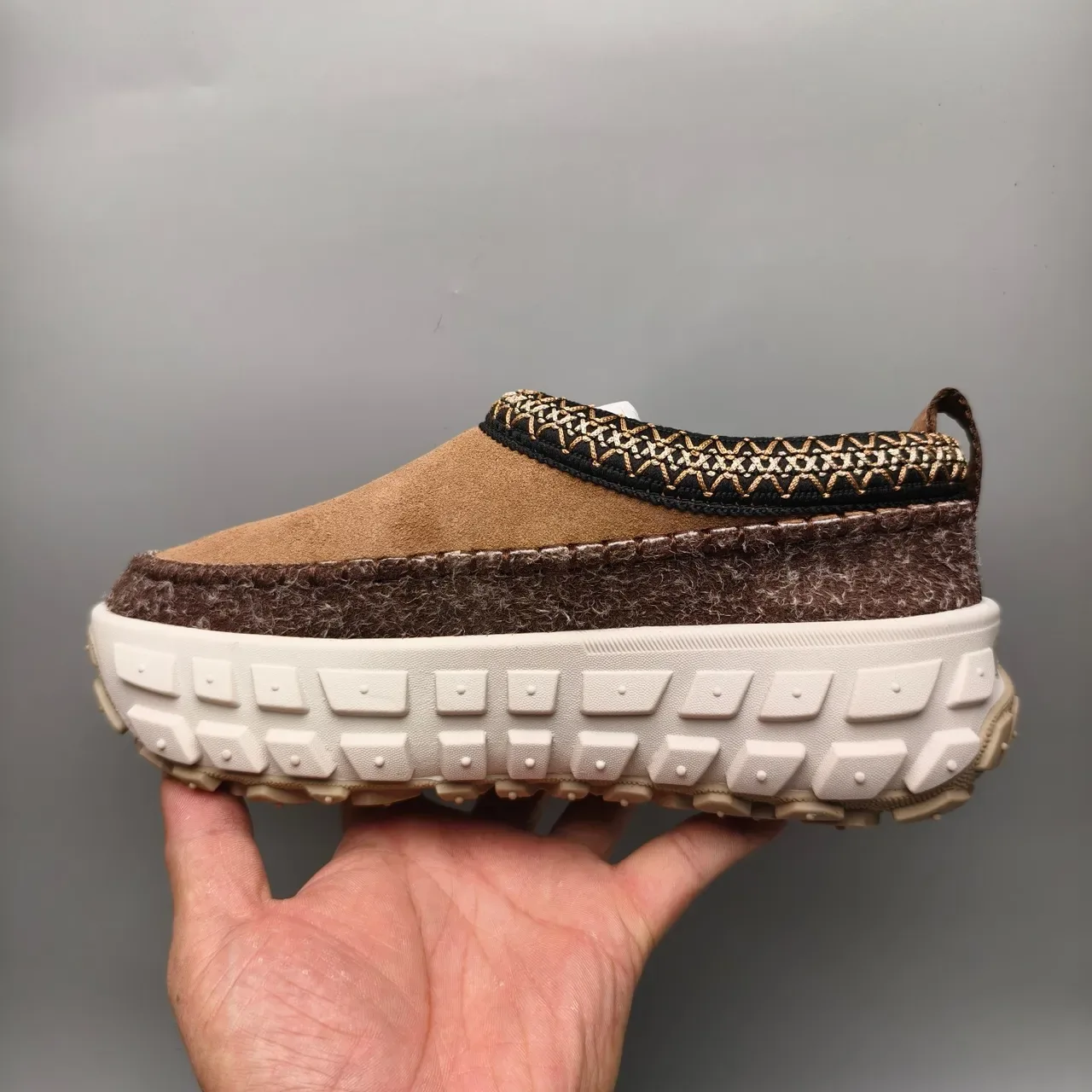 UGG Brown Beige Slip-On Felt-Trimmed Casual Shoes 7