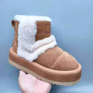 UGG भूरा सफेद सुड ऊपरी भाग फोल्डेड शियरलिंग कफ स्नो बूट्स