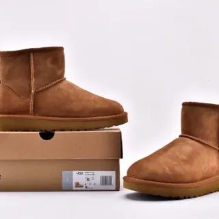UGG Classic Mini Botas de Nieve de Ante Castaño