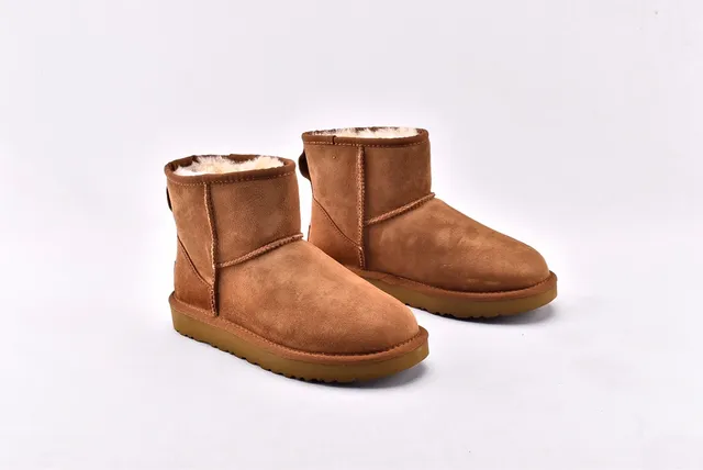 UGG Classic Mini Chestnut Suede Snow Boots 9