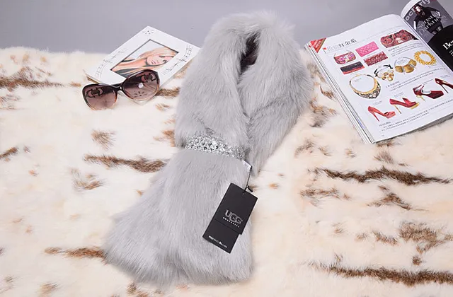 UGG Bottes de Neige Gris Argent Fourrure Fausse Fluffy Embellissement de Paillettes 7