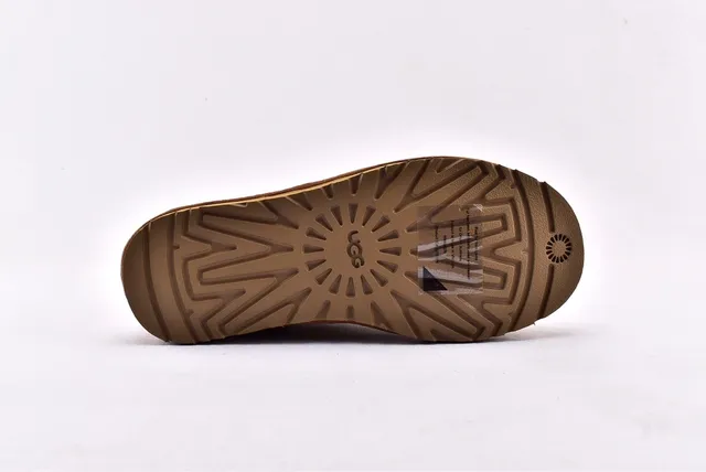 UGG Harkley ট্যান স্যুড লেস-আপ এনকেল বুটস 13