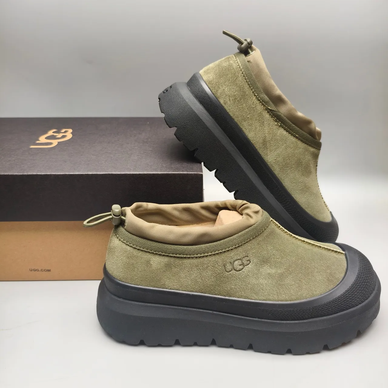 UGG حذاء كاجوال سكيب أون سميك لقطات سول أخضر زيتوني 6