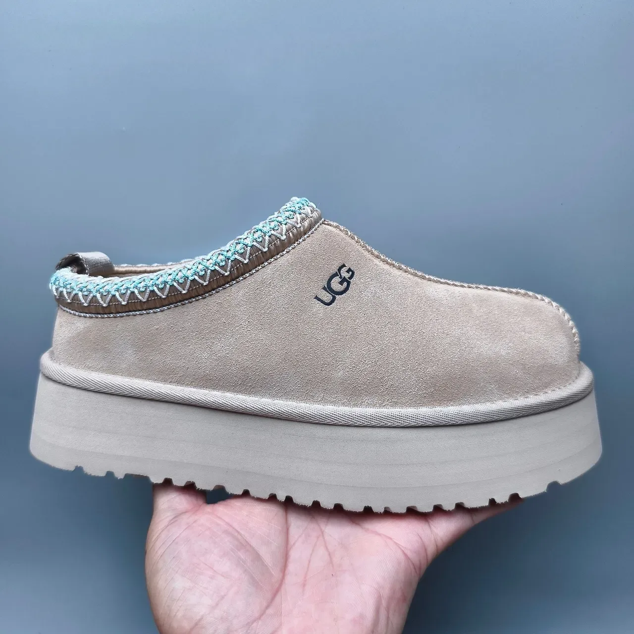 UGG Tasman বেজ ব্লু সুয়েড আপার ব্রেইডেড কলার ট্রিম লোফার 2