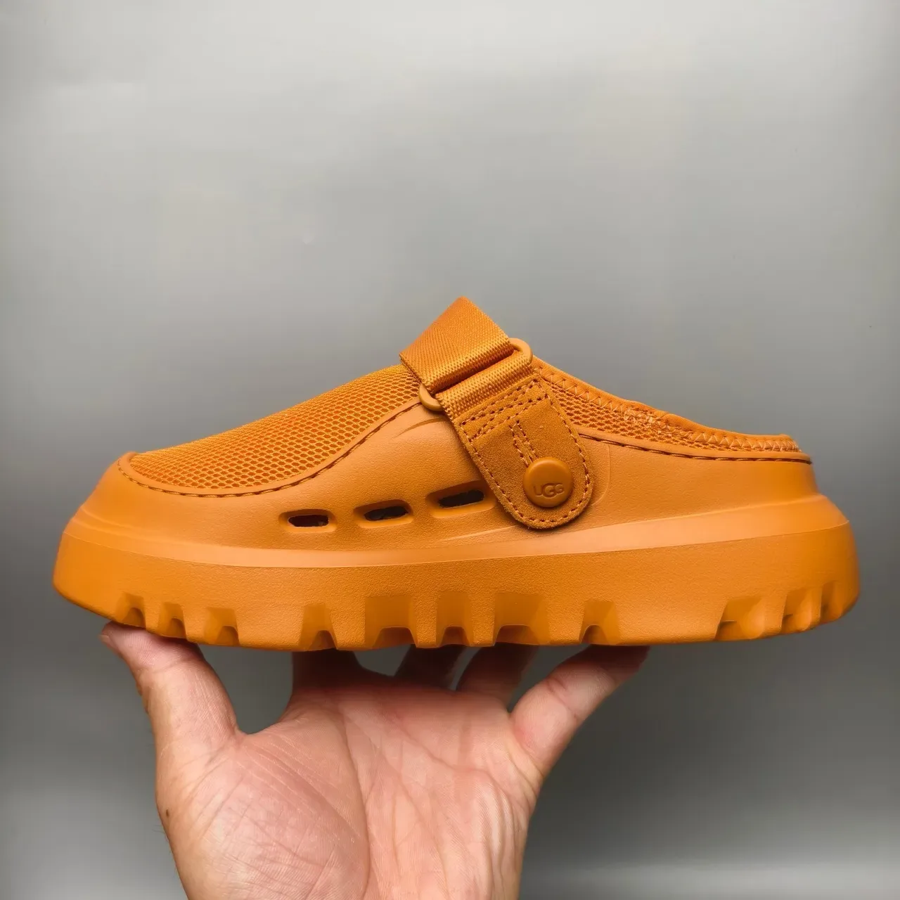 UGG Tasman কমলা জাল স্ট্র্যাপ ক্লগ 7