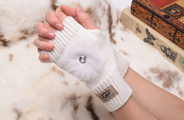 UGG Tasman সাদা আঙুলবিহীন বোনা দস্তানা 4