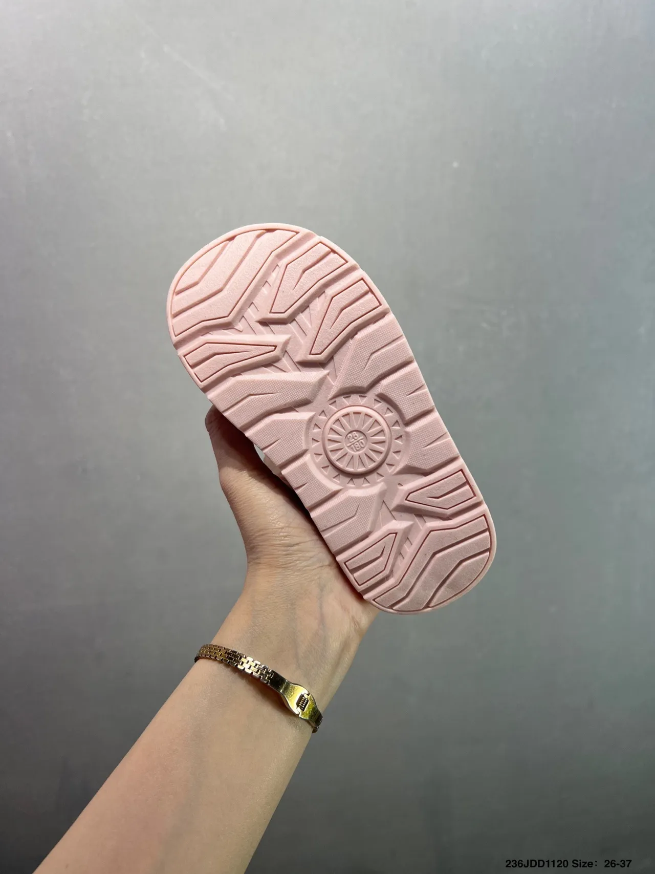 UGG Bottes de Neige à la Cheville Doublées de Peau de Mouton Blanc et Brun 7