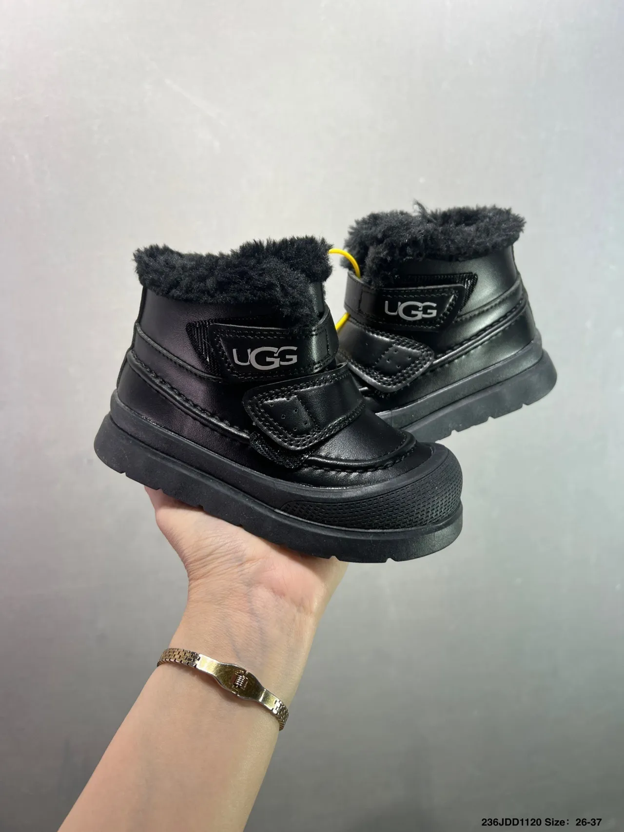UGG Bottes de Neige à la Cheville Doublées de Peau de Mouton Blanc et Brun 9