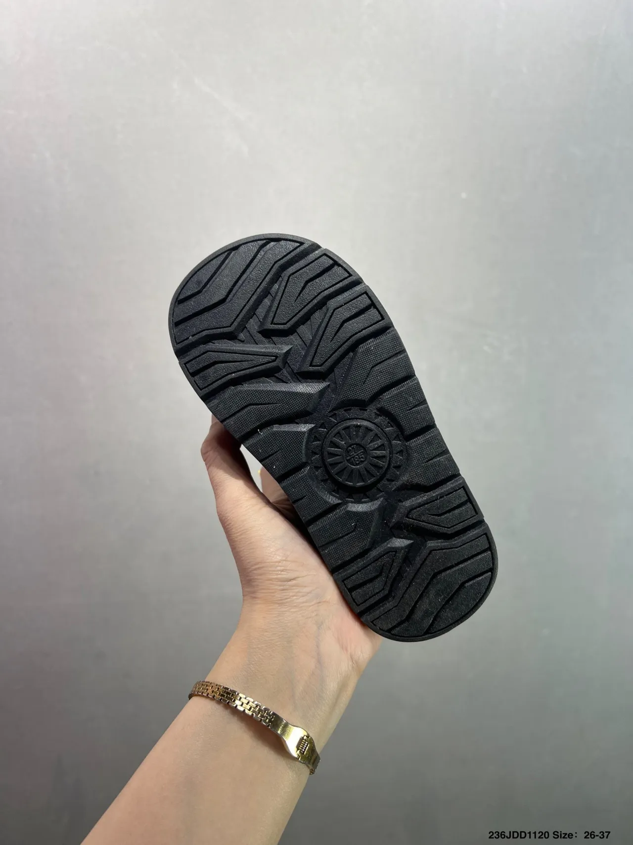 UGG Bottes de Neige à la Cheville Doublées de Peau de Mouton Blanc et Brun 13