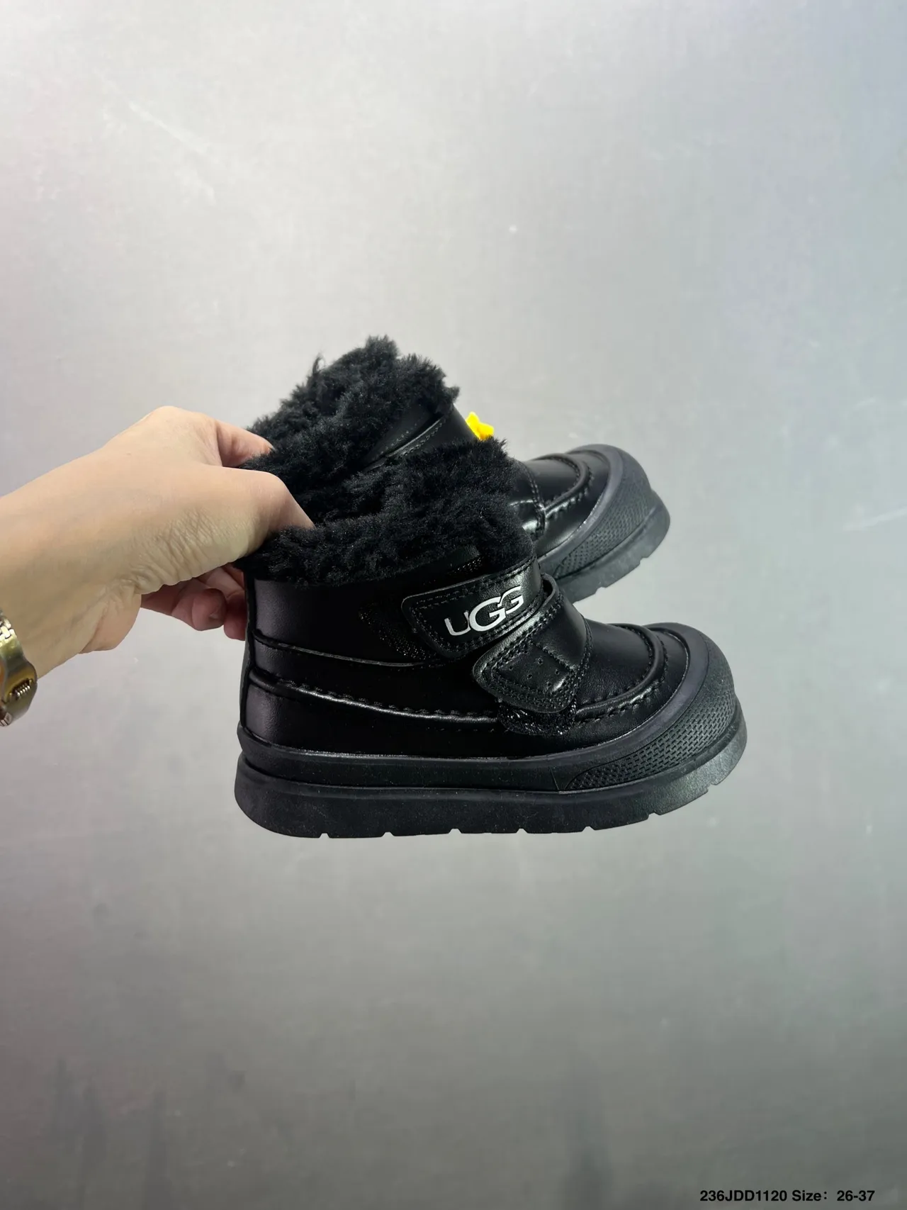 UGG Bottes de Neige à la Cheville Doublées de Peau de Mouton Blanc et Brun 14