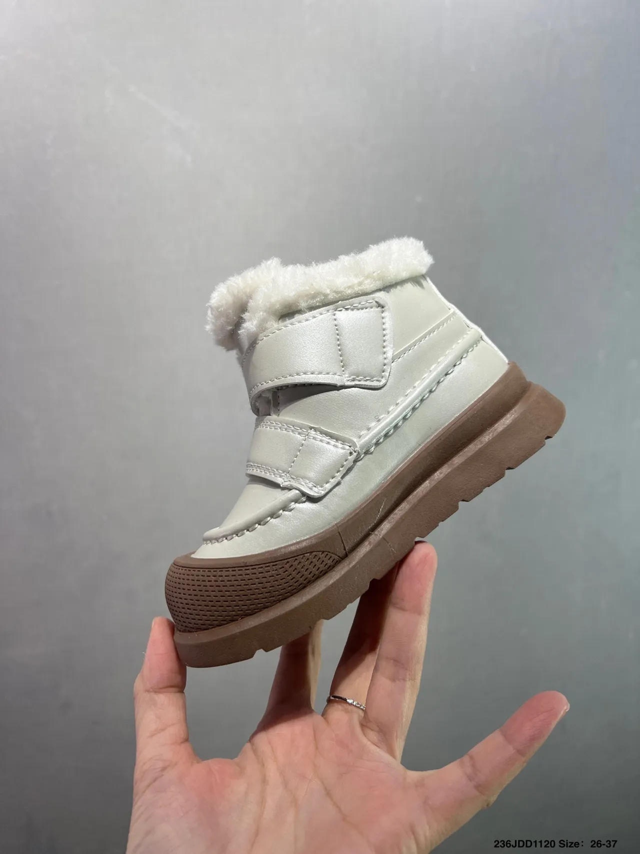 UGG Bottes de Neige à la Cheville Doublées de Peau de Mouton Blanc et Brun 17