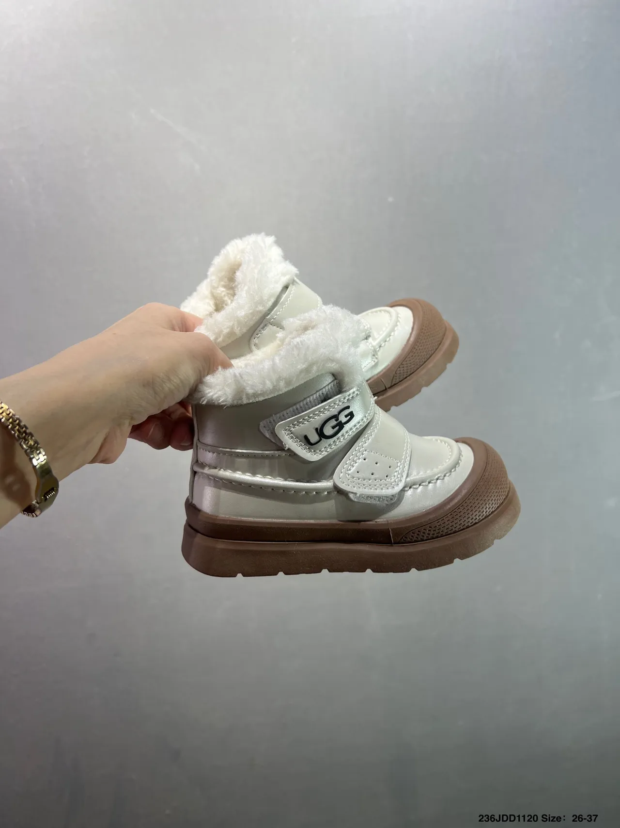 UGG Bottes de Neige à la Cheville Doublées de Peau de Mouton Blanc et Brun 20
