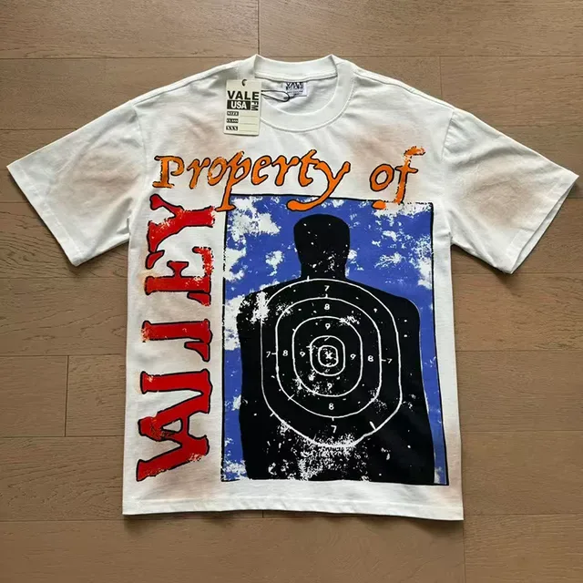 Camiseta gráfica Vale Forever Property of Target 11