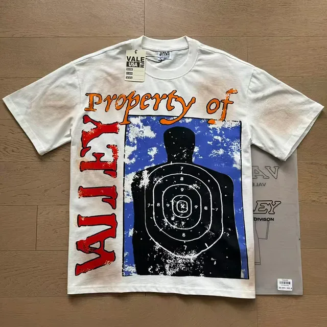 Camiseta gráfica Vale Forever Property of Target 12