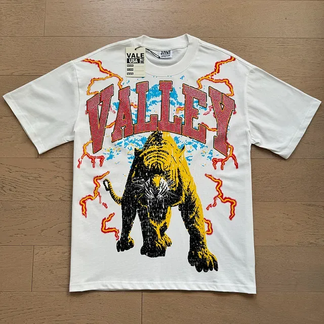 Camiseta blanca con estampado gráfico Vale Forever Valley Tiger 3