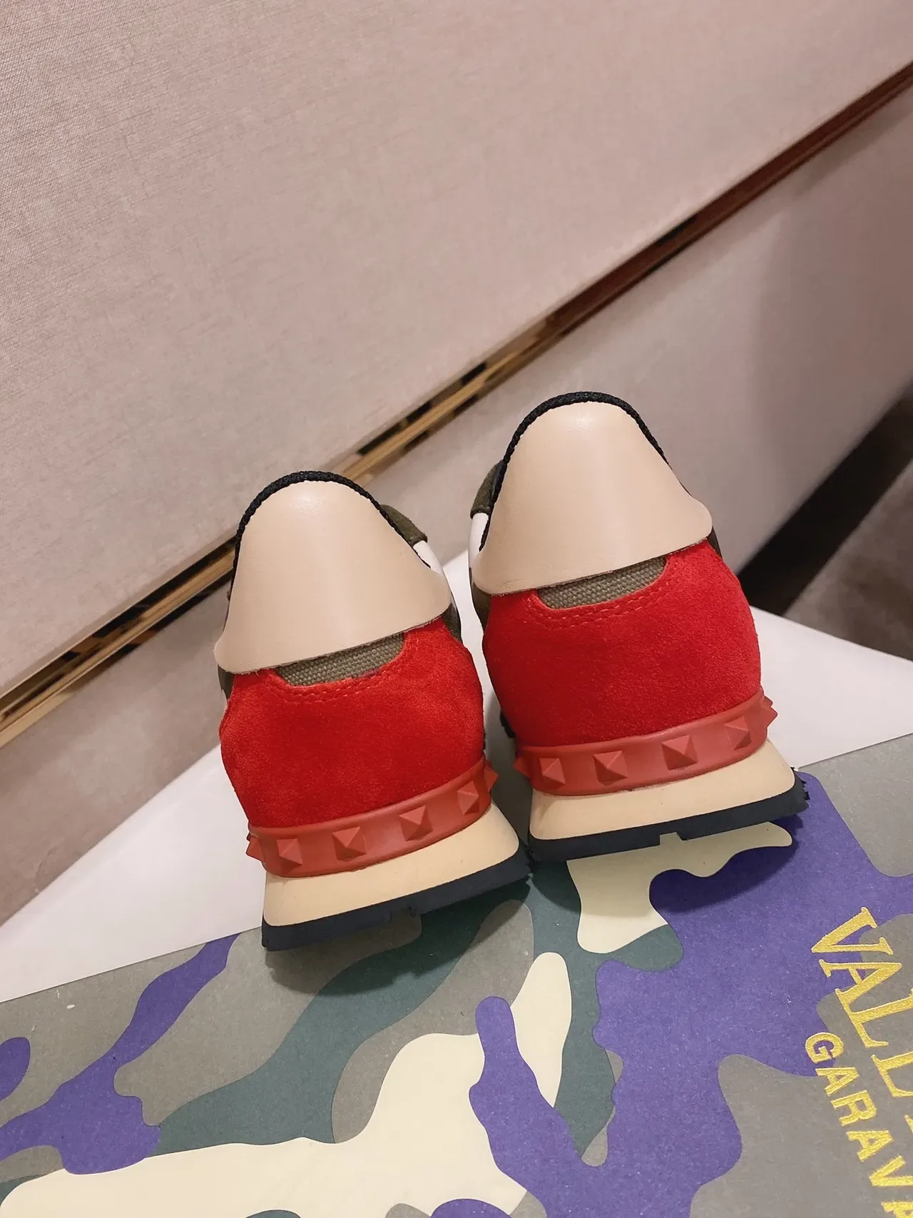 Valentino Sneakers lifestyle multicolores à panneaux de camouflage en suede-mesh hybrid upper 3
