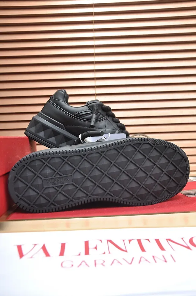 Valentino Rockstud Black Pyramid Stud Lifestyle Sneakers 4