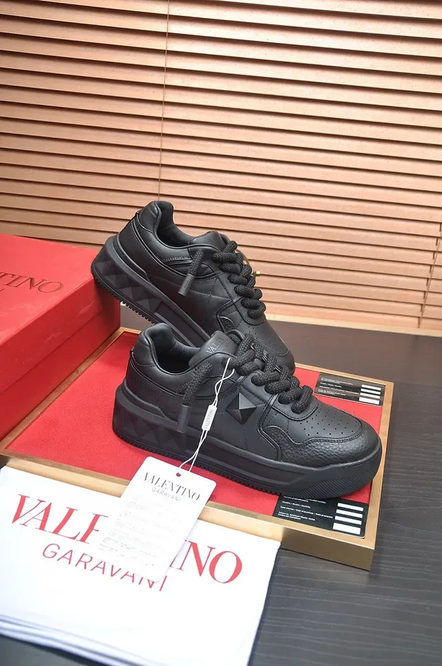 Valentino Rockstud Black Pyramid Stud Lifestyle Sneakers 5