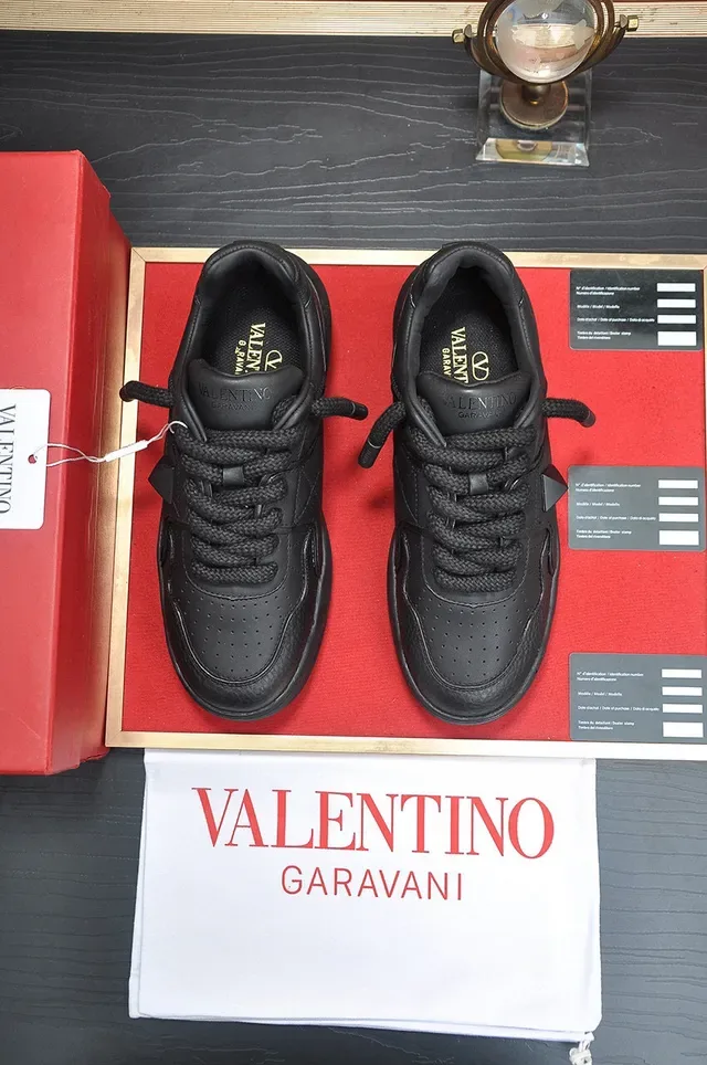 Valentino Rockstud Black Pyramid Stud Lifestyle Sneakers 9