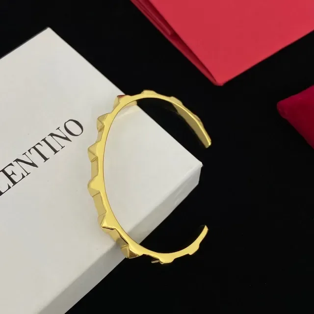 Valentino Rockstud Gold-Tone Pyramid-Studded Rigid Bangle Bracelet 4
