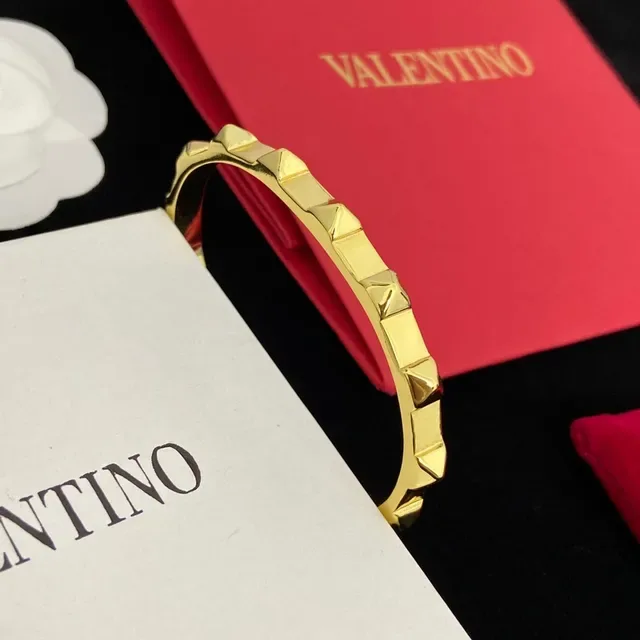 Valentino Rockstud Gold-Tone Pyramid-Studded Rigid Bangle Bracelet 6