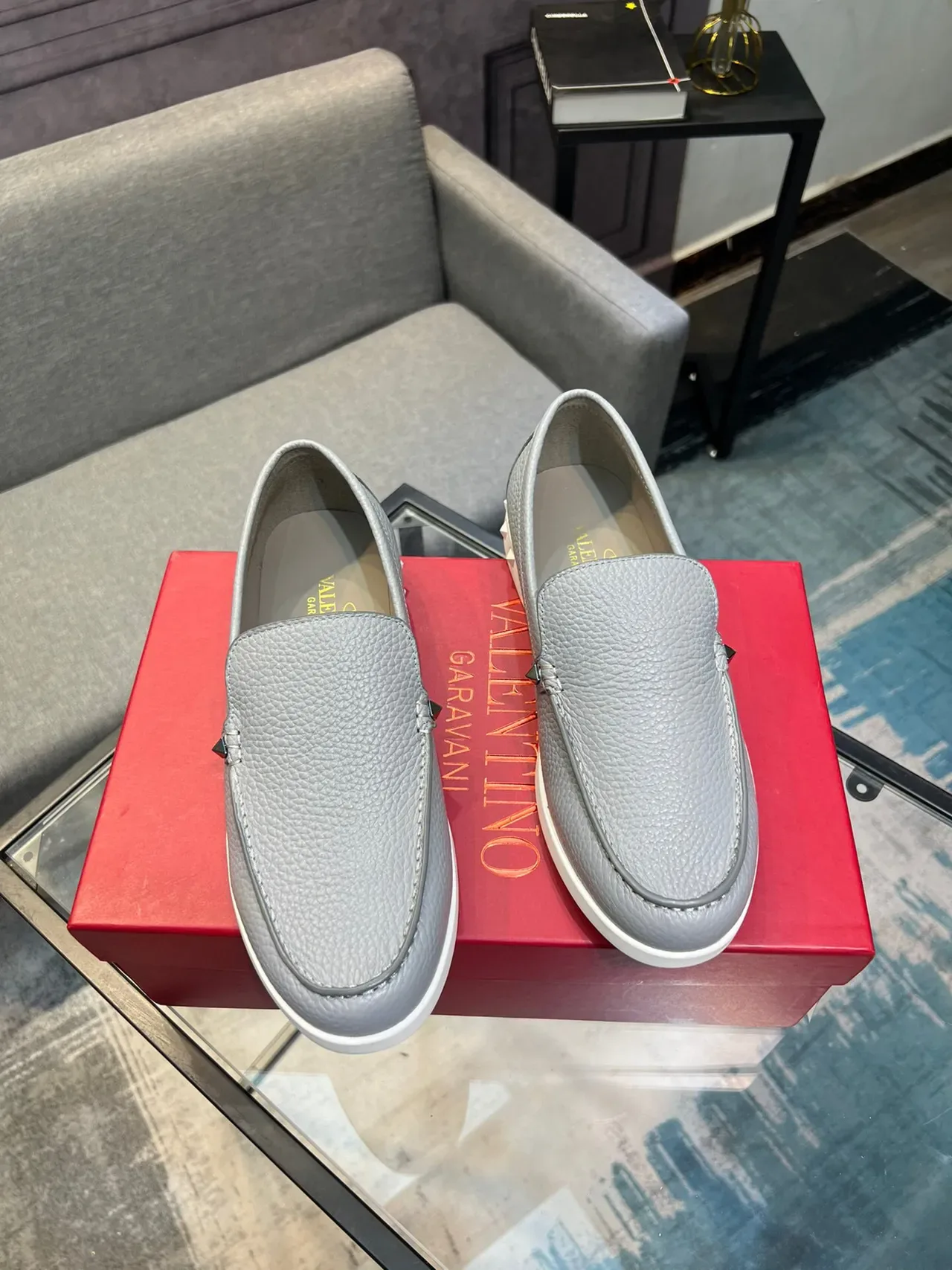 Valentino Rockstud Mocassin Cuir Grainé Gris Clair Slip-On 6