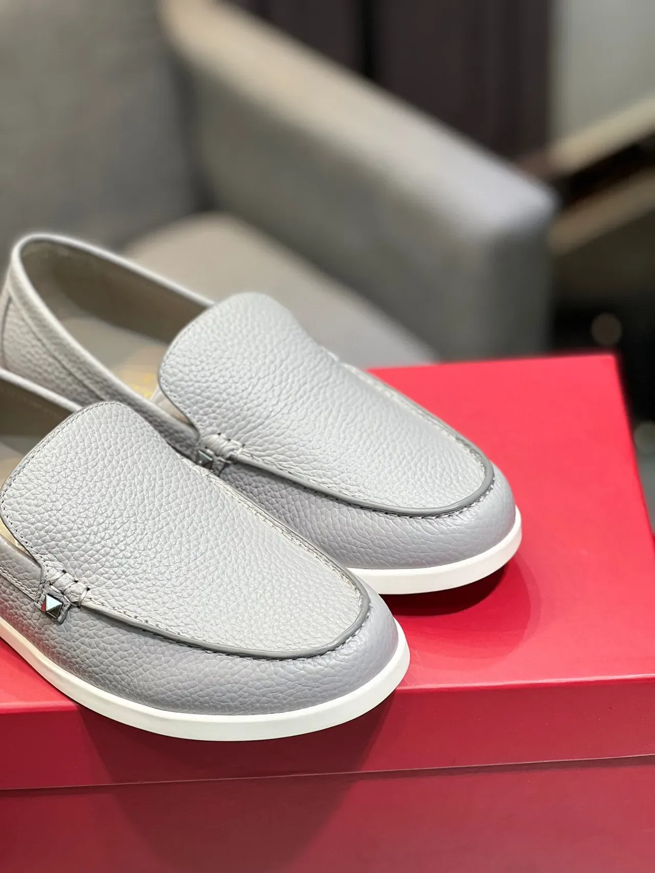 Valentino Rockstud Mocassin Cuir Grainé Gris Clair Slip-On 9