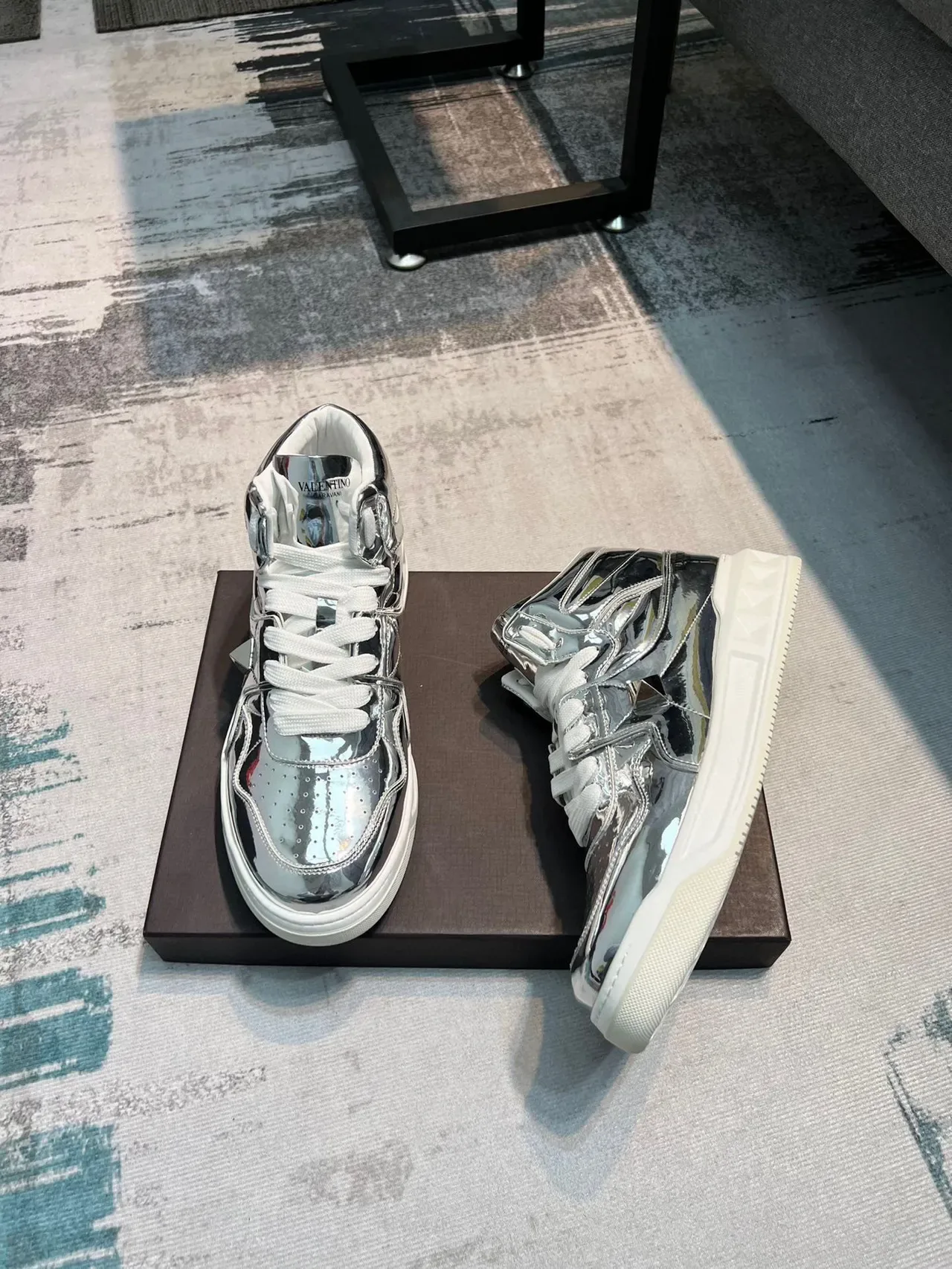 Valentino Rockstud Argent Blanc Métallique Chrome Partie Supérieure Silhouette Style de Vie Baskets 4
