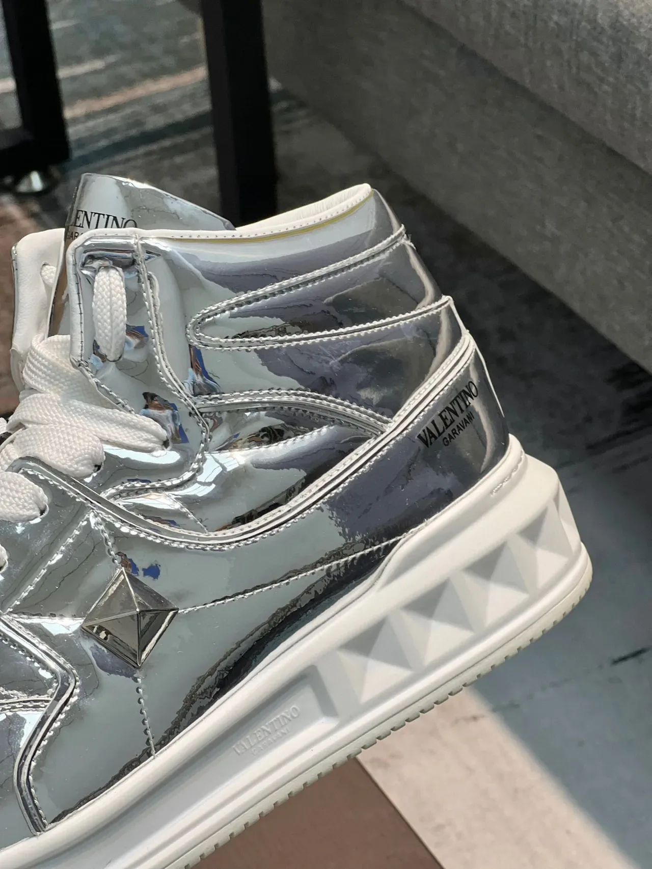 Valentino Rockstud Argent Blanc Métallique Chrome Partie Supérieure Silhouette Style de Vie Baskets 8