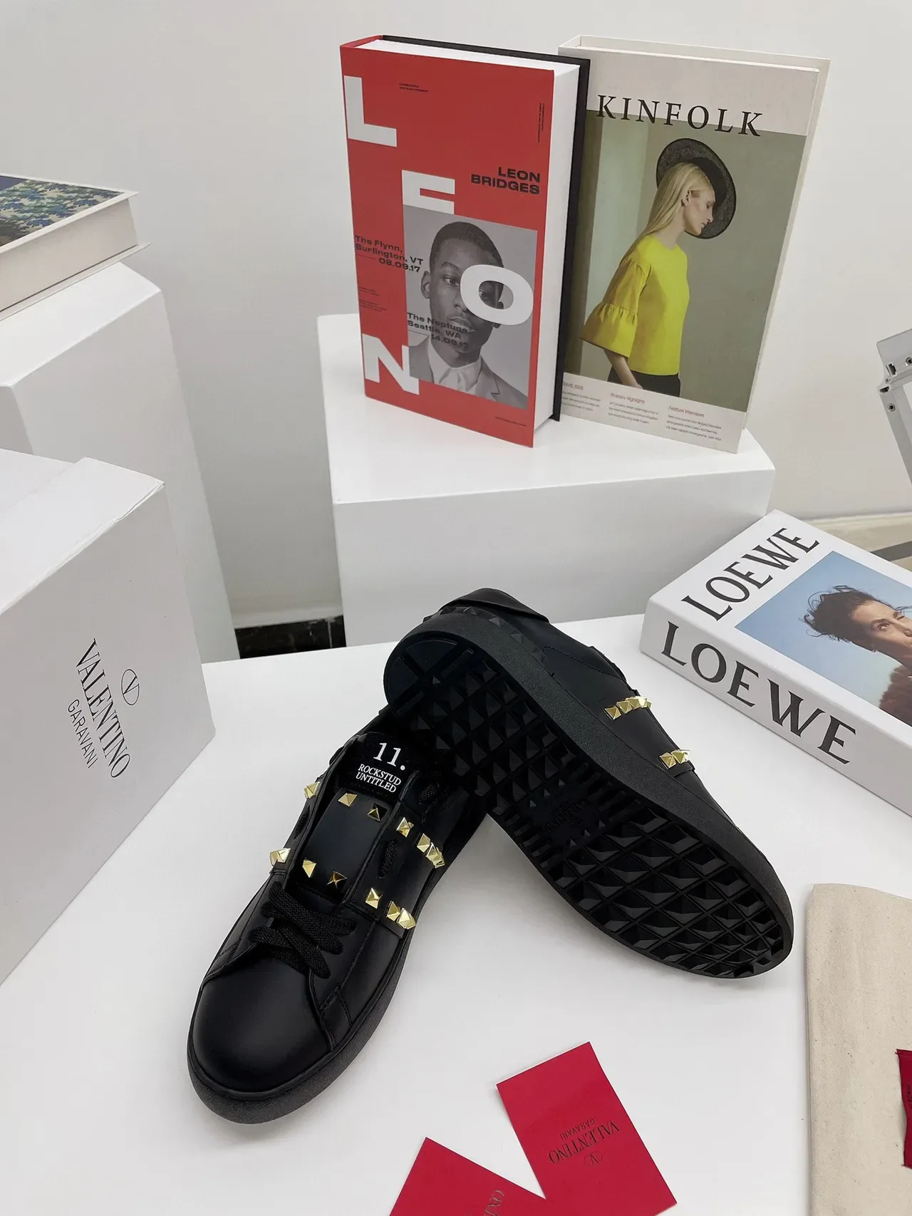 Valentino Rockstud Untitled Sneakers Lifestyle Plateforme Noir Doré Cloutées 2