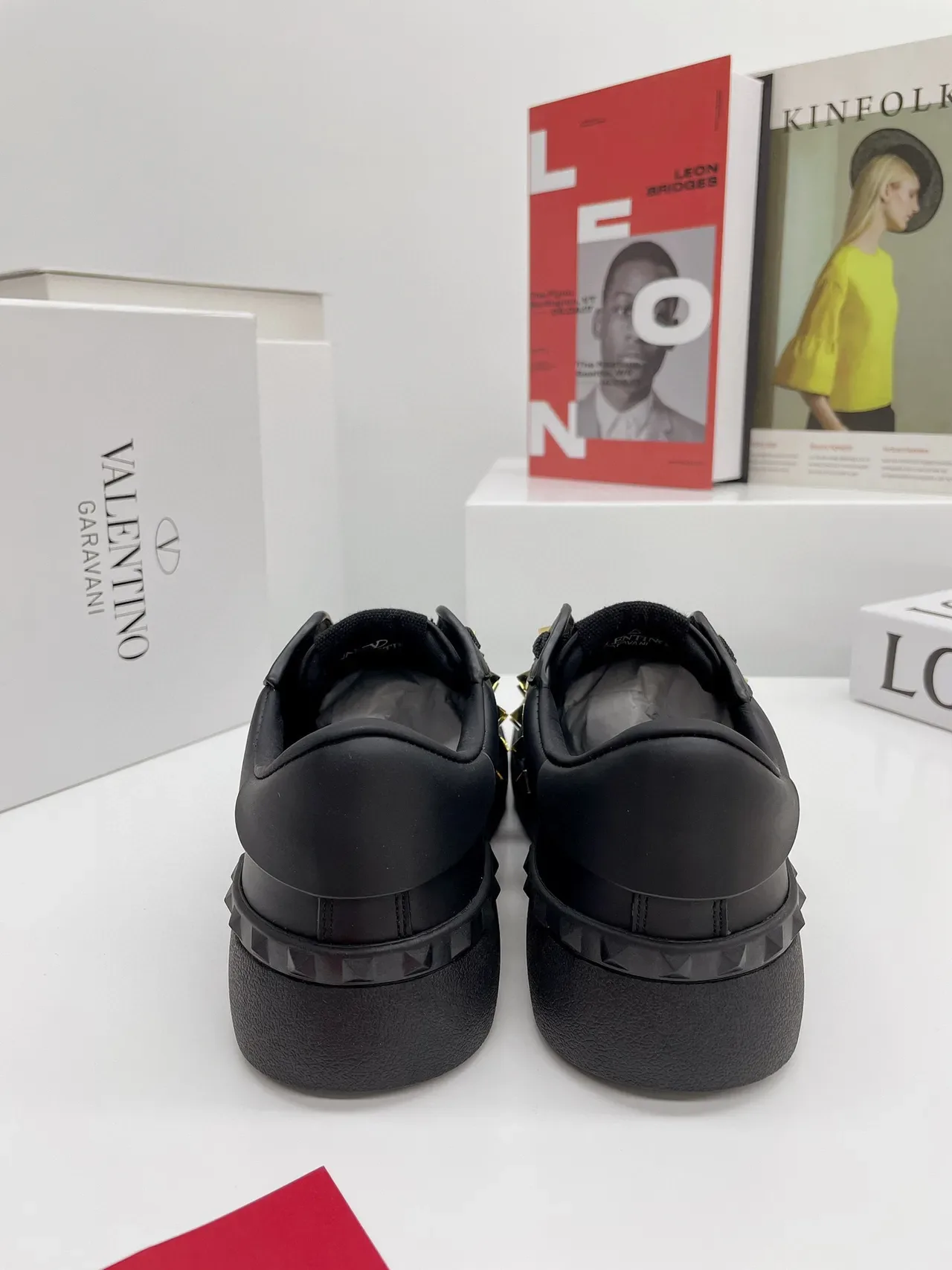 Valentino Rockstud Untitled Sneakers Lifestyle Plateforme Noir Doré Cloutées 3