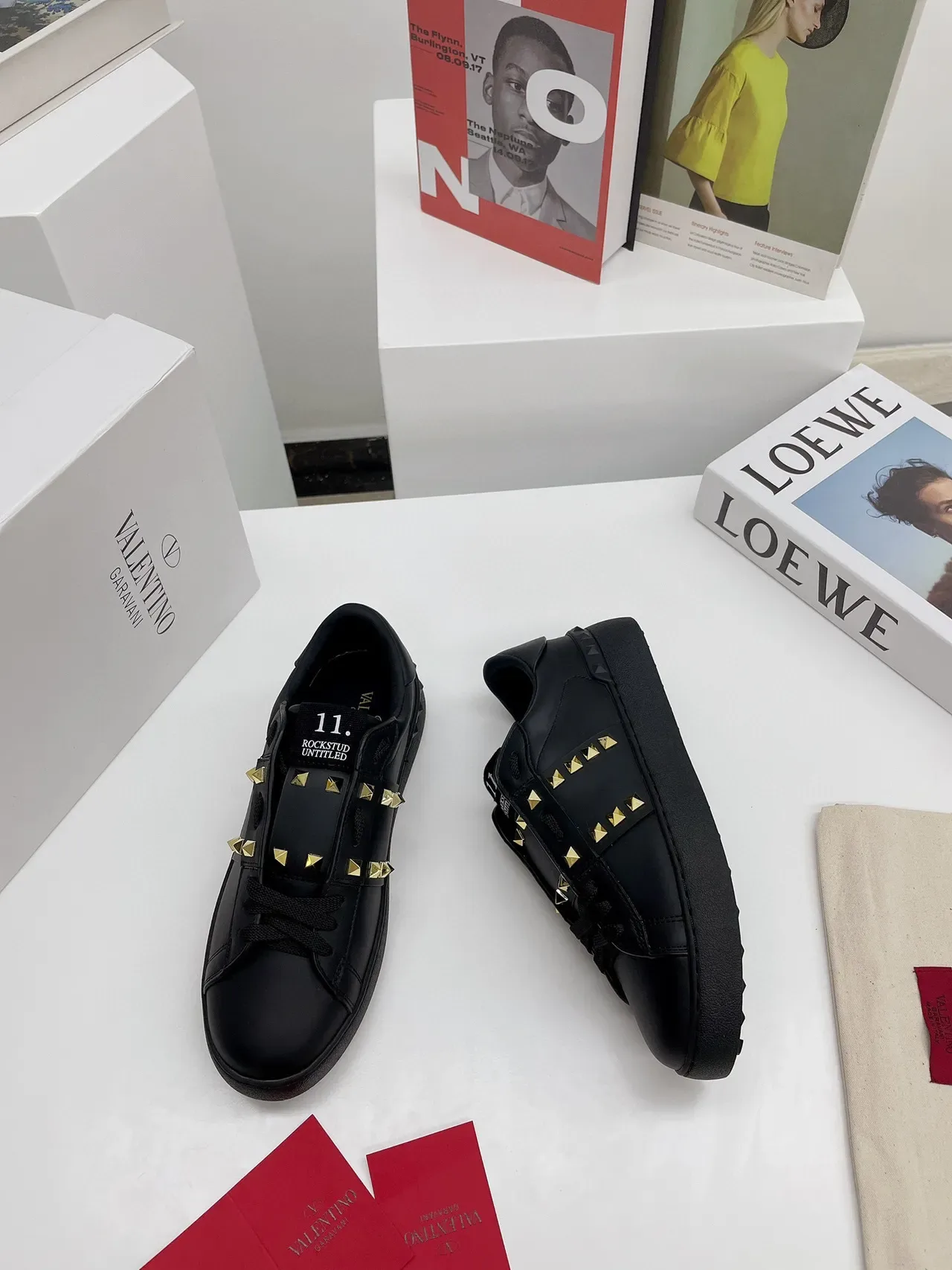Valentino Rockstud Untitled Sneakers Lifestyle Plateforme Noir Doré Cloutées 8