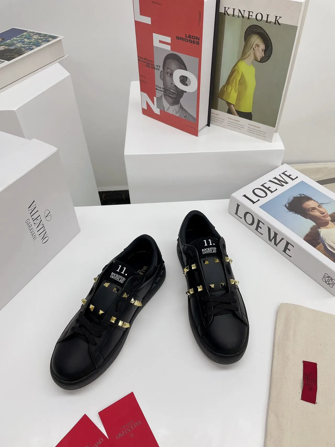 Valentino Rockstud Untitled Sneakers Lifestyle Plateforme Noir Doré Cloutées 9