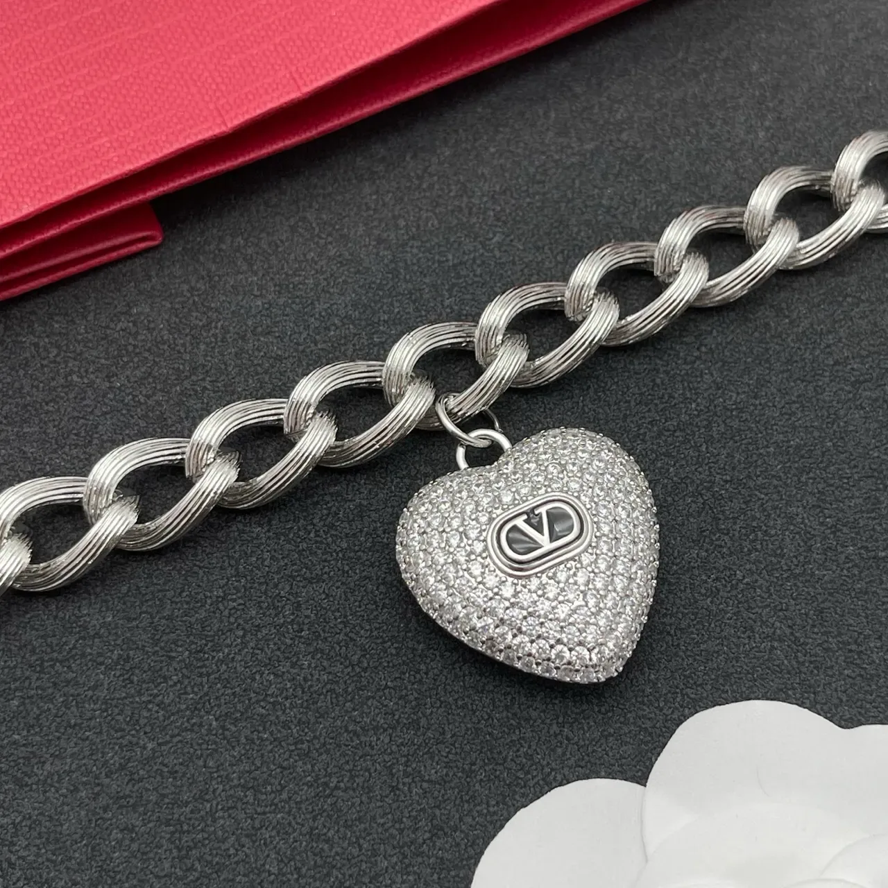 Bracelet Valentino Chaîne en maillons torsadés en corde argent blanc avec charm de cœur pavé-set 7