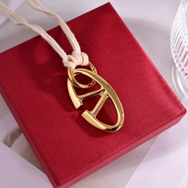 Collier Valentino VLogo Pendentif Chaîne Corde Tordue Or Noir 2