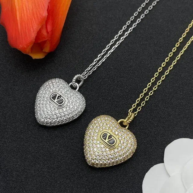 Collier pendentif Cœur VLogo Pavé Valentino 2