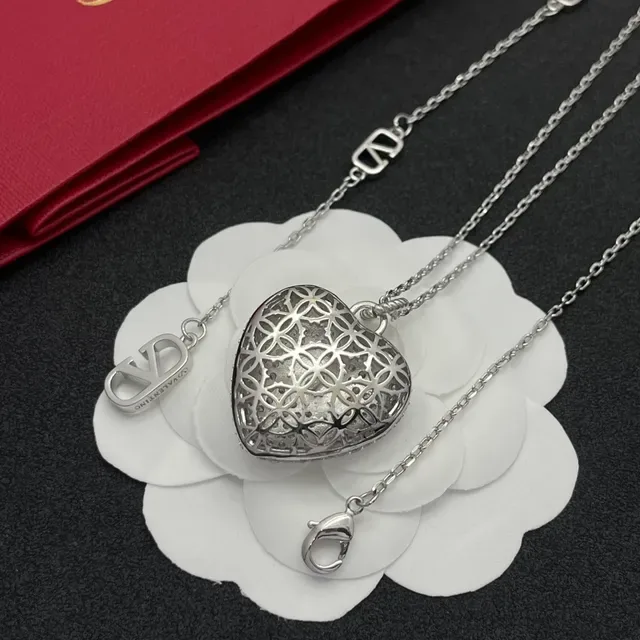 Collier pendentif Cœur VLogo Pavé Valentino 4