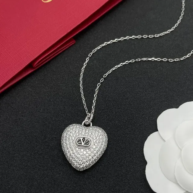 Collier pendentif Cœur VLogo Pavé Valentino 7
