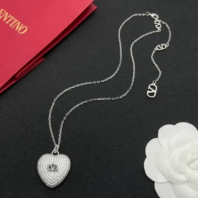 Collier pendentif Cœur VLogo Pavé Valentino 8