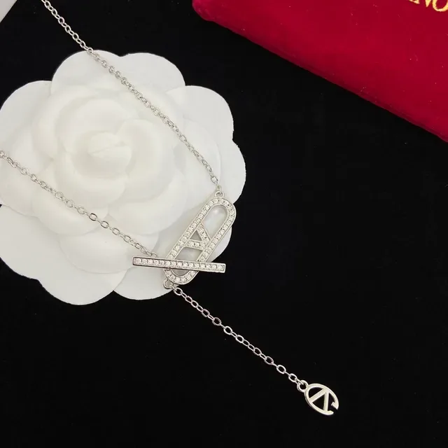 Collier pendentif Valentino VLTN Pavé Monogram 7