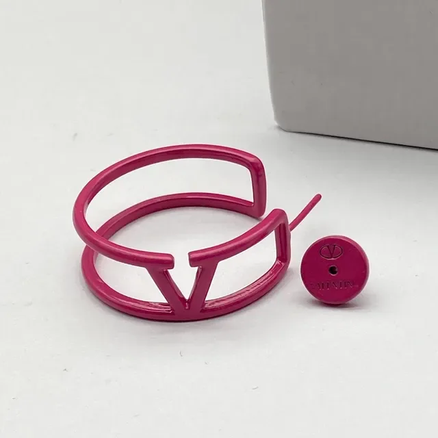 Valentino VLTN Boucles d'Oreilles Créoles Ouvertes Logo Intégré Rose Rouge 2