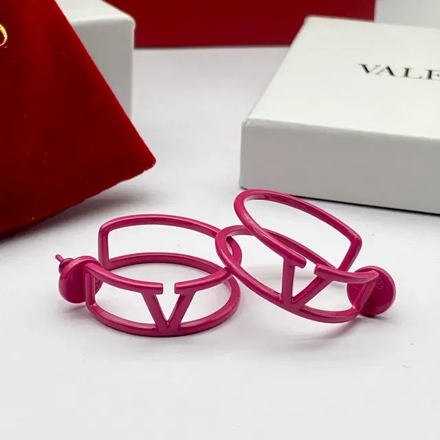 Valentino VLTN Boucles d'Oreilles Créoles Ouvertes Logo Intégré Rose Rouge 6
