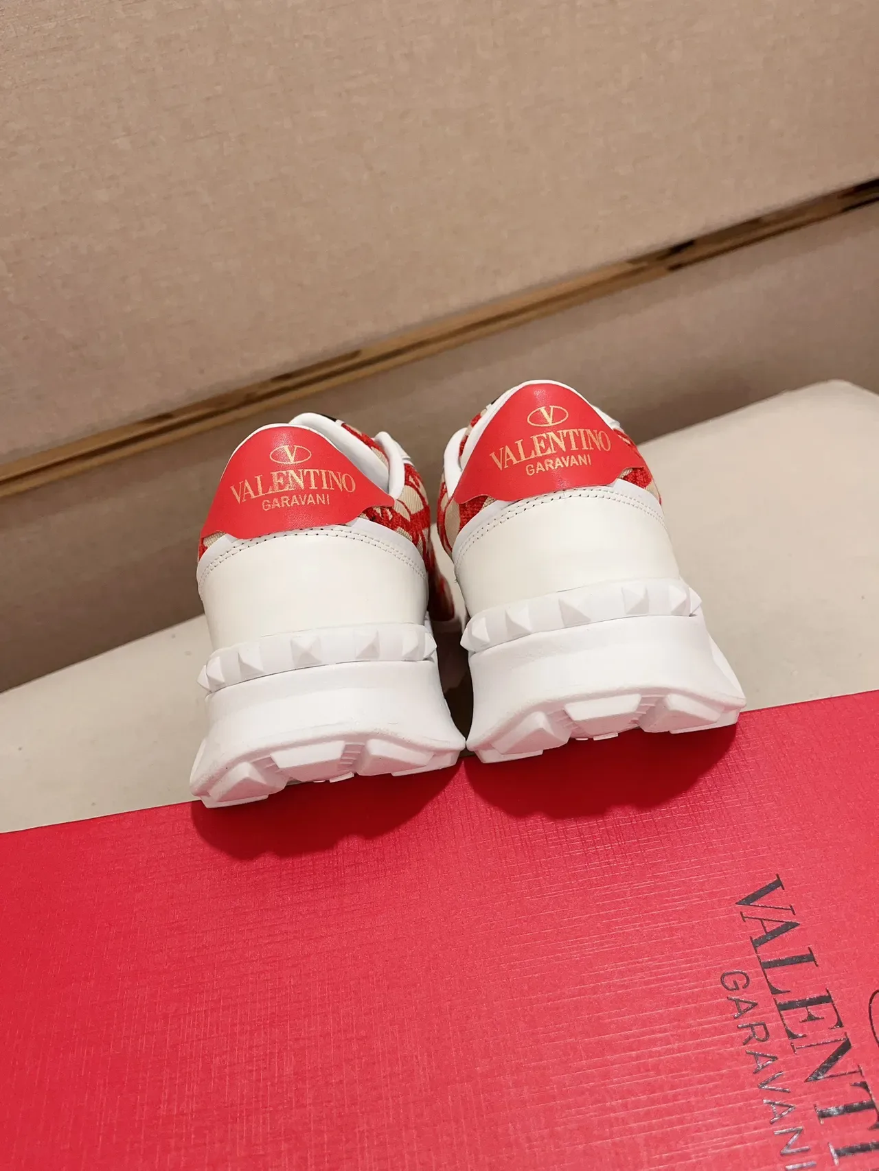 Valentino VLTN Runner Blanc Rouge Impression Géométrique Sneakers Lifestyle 3