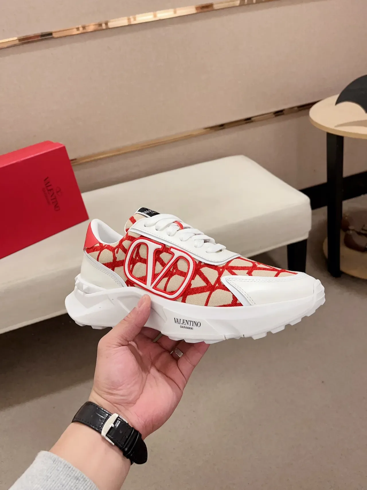 Valentino VLTN Runner Blanc Rouge Impression Géométrique Sneakers Lifestyle 4