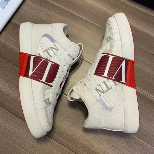 Valentino VLTN Sneakers Blanc et Bordeaux Style de Vie 4