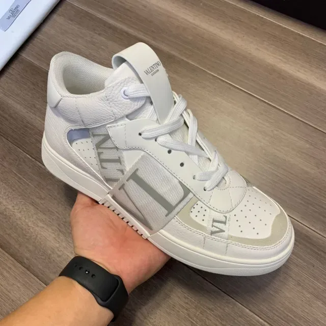Valentino Blanc et Gris High-Top Perforated Toe Lifestyle Sneakers 4