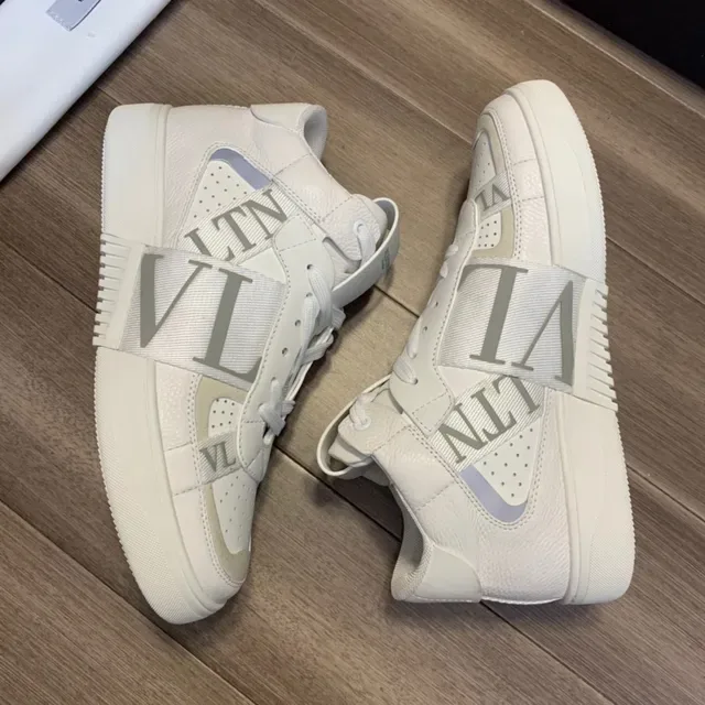 Valentino Blanc et Gris High-Top Perforated Toe Lifestyle Sneakers 5