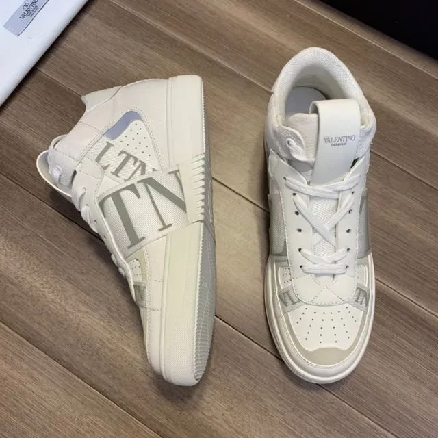 Valentino Blanc et Gris High-Top Perforated Toe Lifestyle Sneakers 6